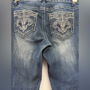 ND Weekend Classic Blue Boot Cut Jeans with Embroidery and Rhinestones Size 6